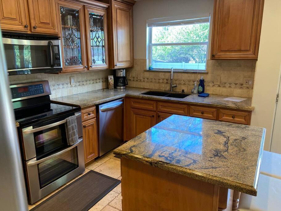 Wasatch Front Home With Pool Close To Everything! Murray Luaran gambar
