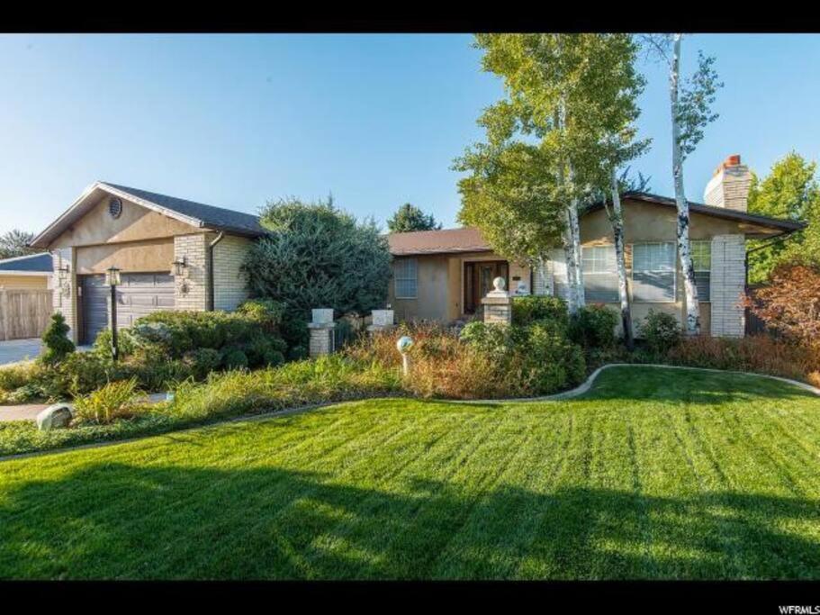 Wasatch Front Home With Pool Close To Everything! Murray Luaran gambar